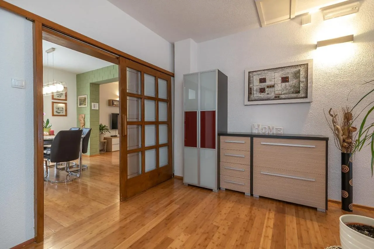 Apartments Fani Trogir
