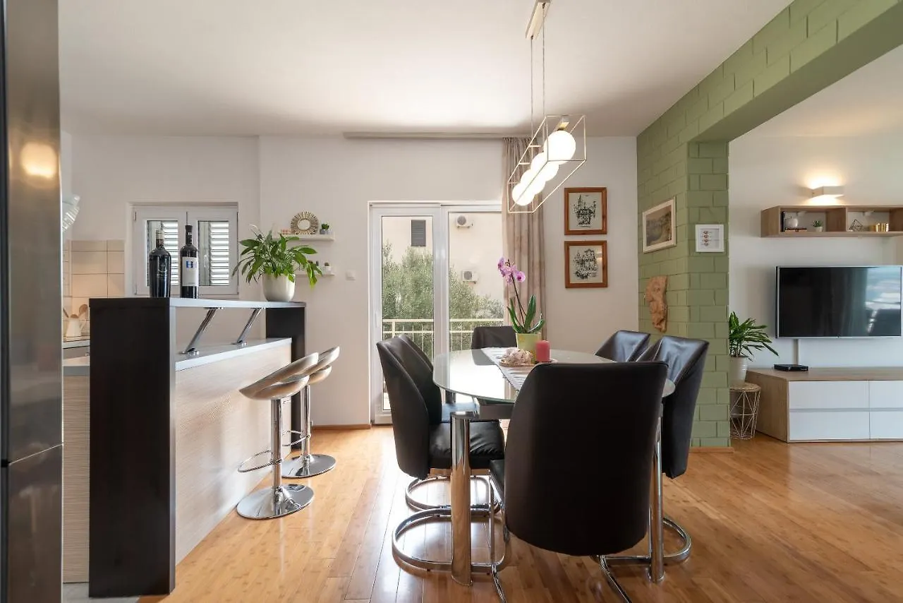 Apartments Fani Trogir