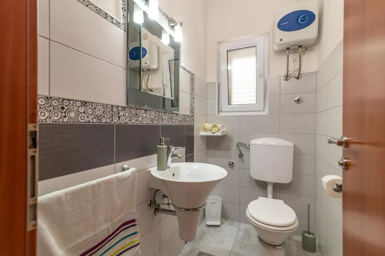 Apartments Fani Trogir