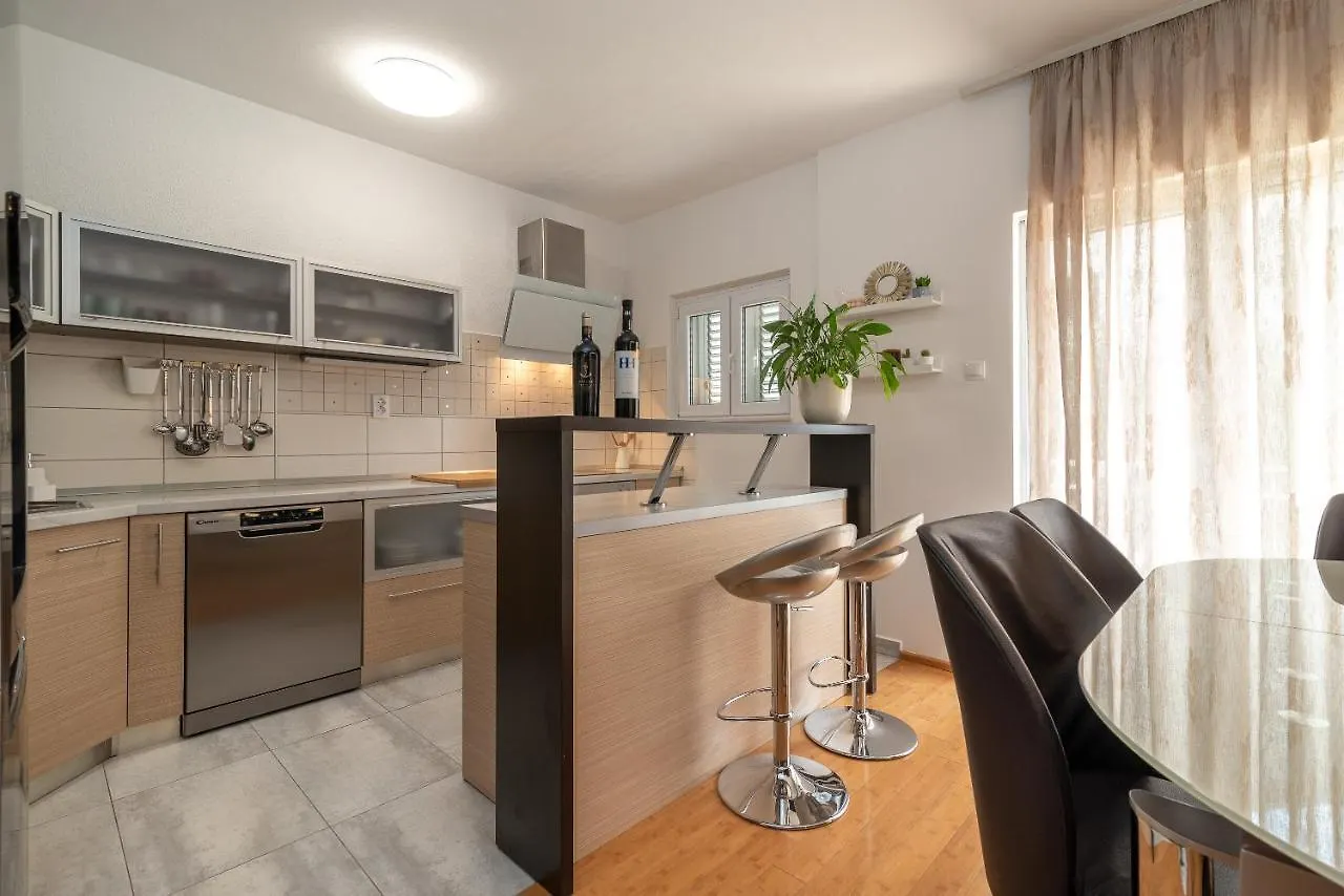 Apartments Fani Trogir