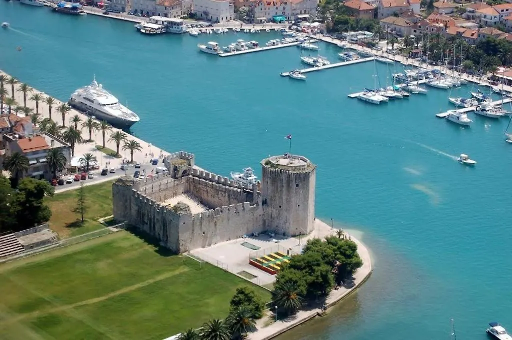 Apartments Fani Trogir 0*,  Croatia