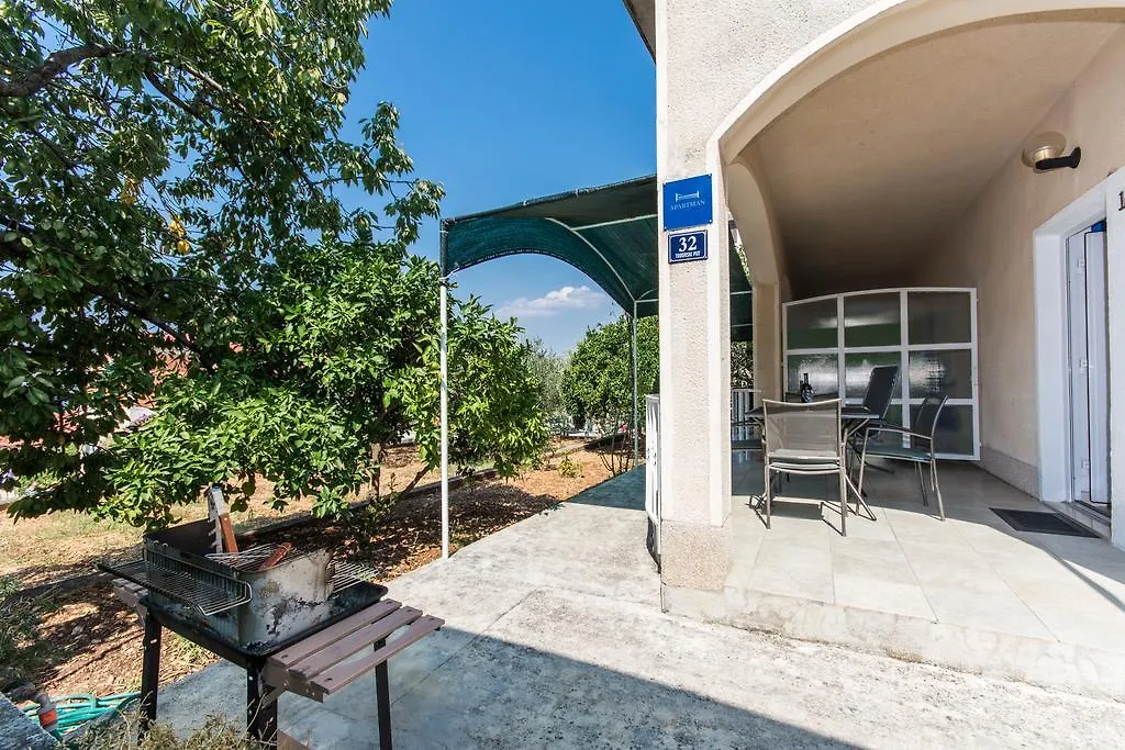Apartments Fani Trogir 0*,  Croatia