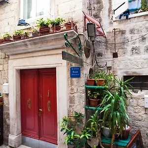 Apartament & Ursa, Trogir