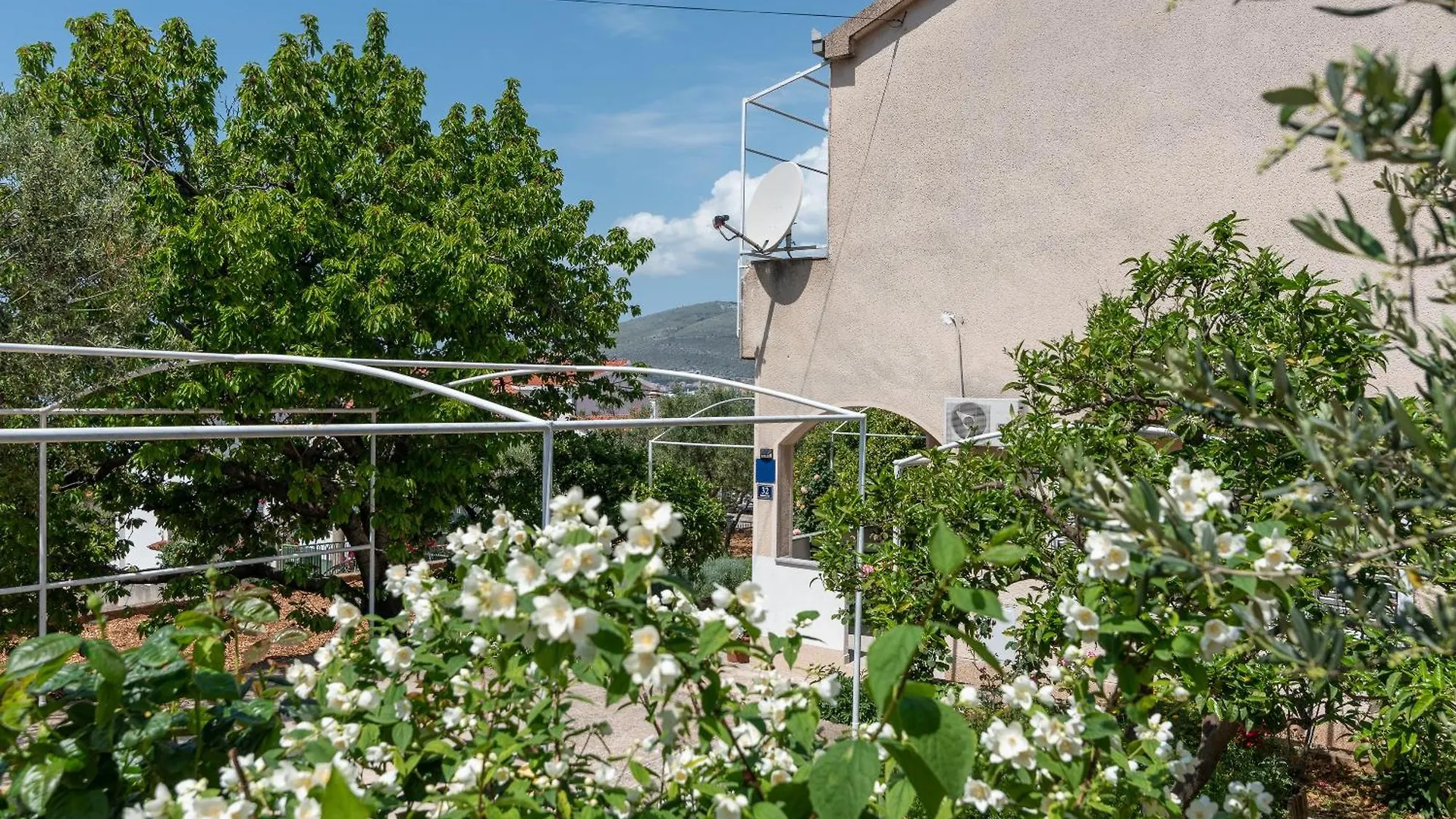 Apartments Fani Trogir